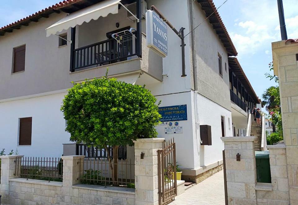 Yannis Apartments Afytos Exterior photo