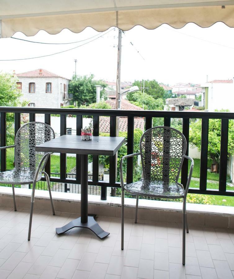 Yannis Apartments Afytos Exterior photo